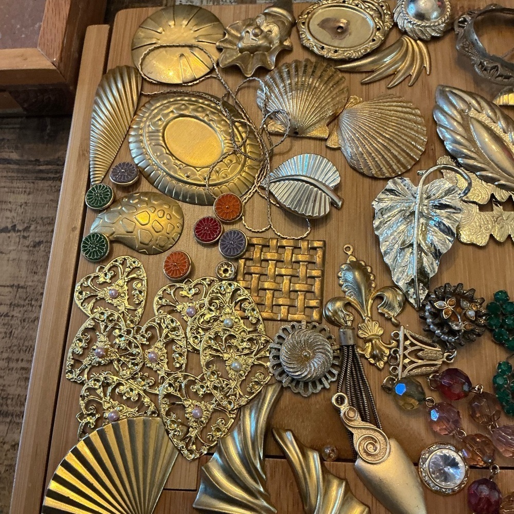 Vintage Jewelry pieces for crafting or jewelry making. - Picture 4 of 7